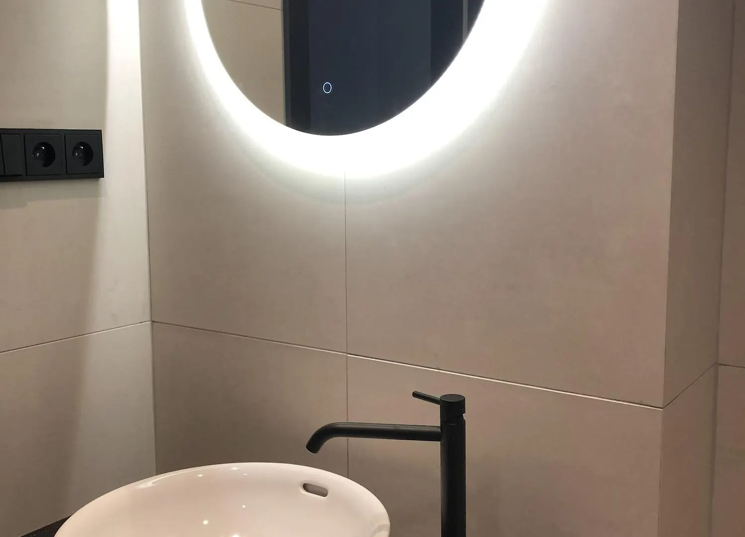 Chevron Hotel Prague 4*,