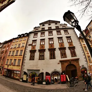 Homer - Old Town Square Prága