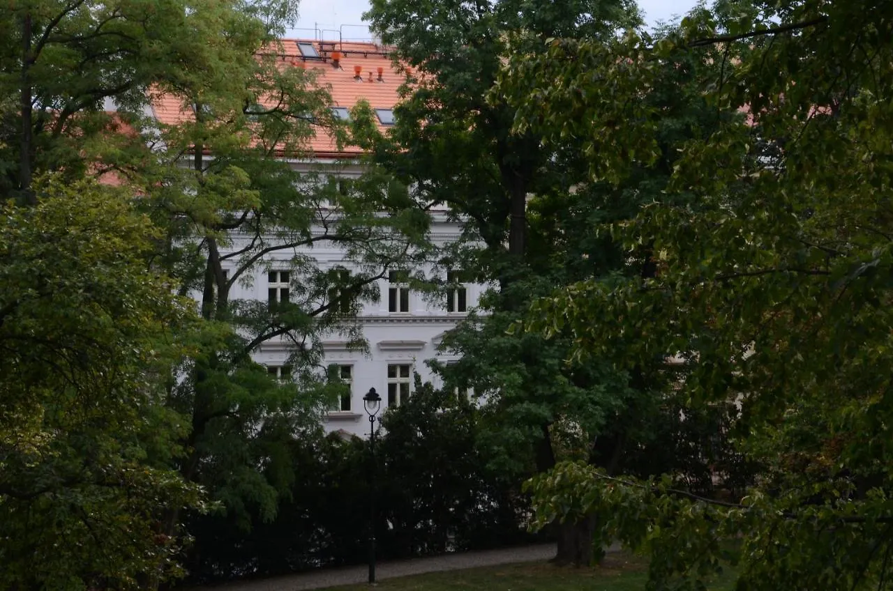 Chevron Hotel Praga