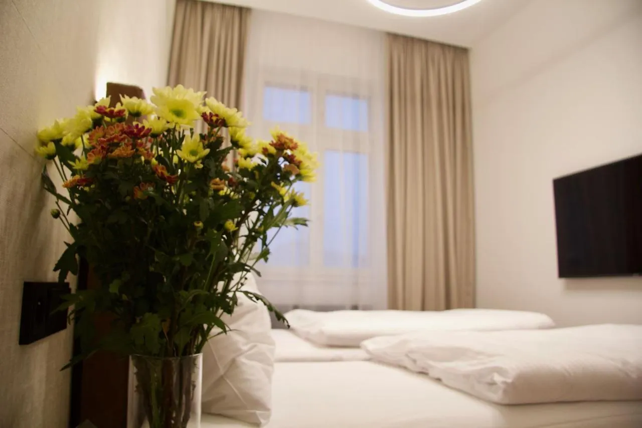 Chevron Hotel Praga