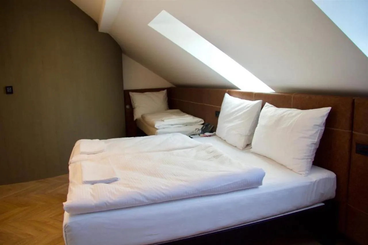 Chevron Hotel Prag