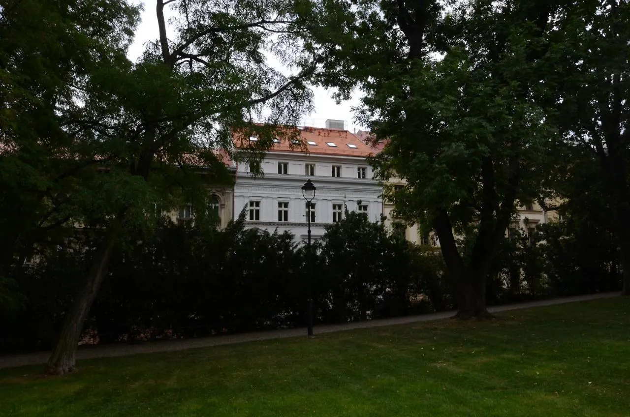 Chevron Hotel Praga